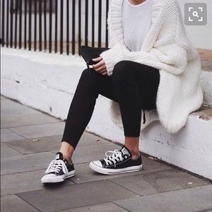 Black low top converse. Women’s size 9